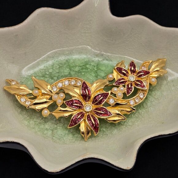 Holiday Gift Lovely Gold Tone Vintage Enamel Poinsettia Christmas Garland Brooch - Picture 2 of 11